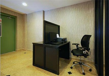 Quality Inn Jamaica Airtrain นิวยอร์ก ภายนอก รูปภาพ